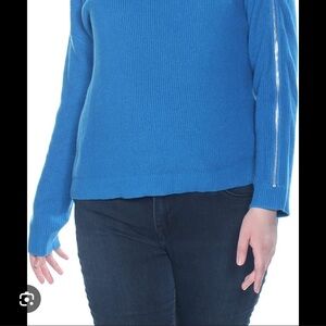 Women's Blue Sweater